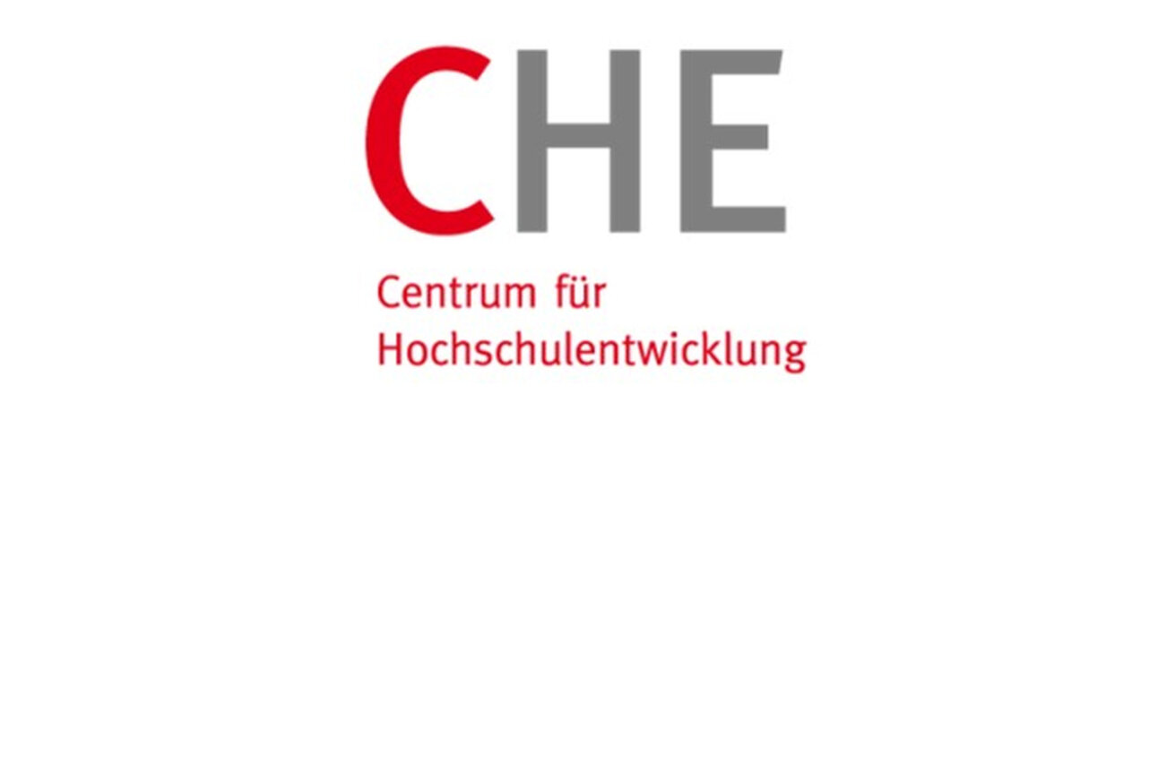 Illustration: Das Logo des CHE Centrum für Hochschulentwicklung zeigt die Buchstaben 'CHE' in Rot und Grau auf weißem Hintergrund, darunter der Text 'Centrum für Hochschulentwicklung'.